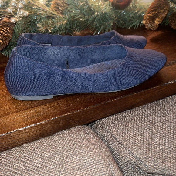 Skechers Shoes - Skechers Navy Blue flats slip-on casual shoes air-cooled memory foam women’s 7.5